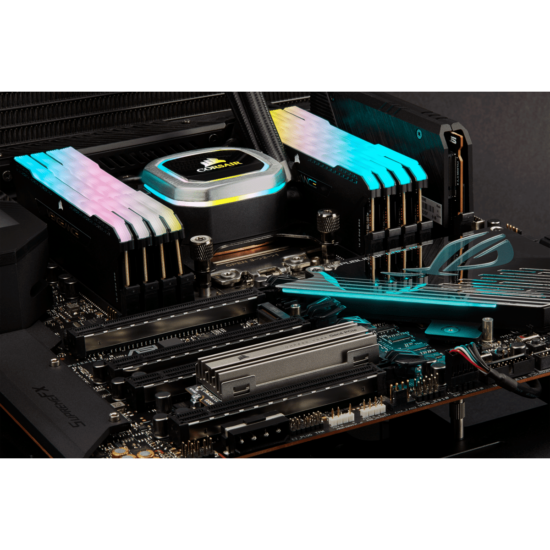 Corsair MP600 CORE Lifestyle 1