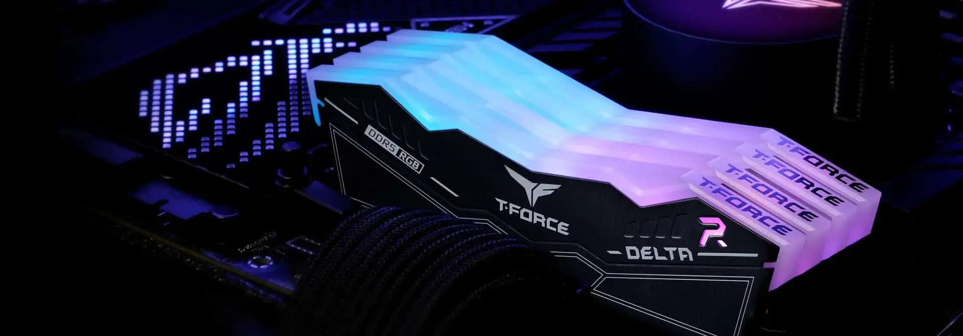 TEAMGROUP T-Force Delta RGB 32GB