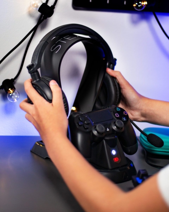 Stealth SP-C60 Charging Dock and Headset Stand for PS4